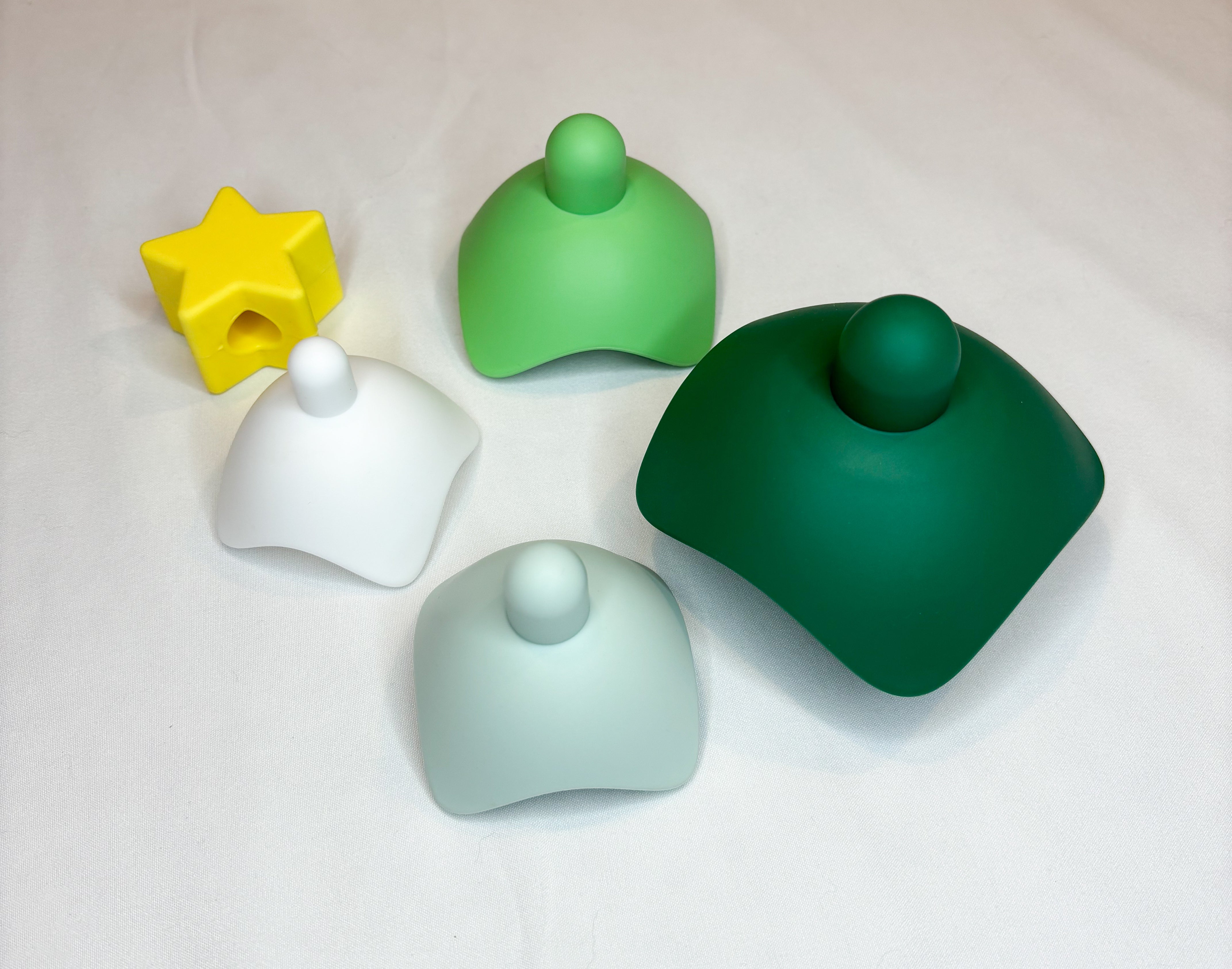 CHRISTMAS TREE - SILICONE STACKING TOY